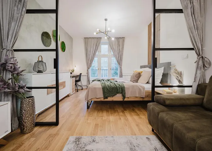 Prague Days - 1Bdr Apt - Work Space - Easy City Access