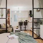 Prague Days - 1Bdr Apt - Work Space - Easy City Access