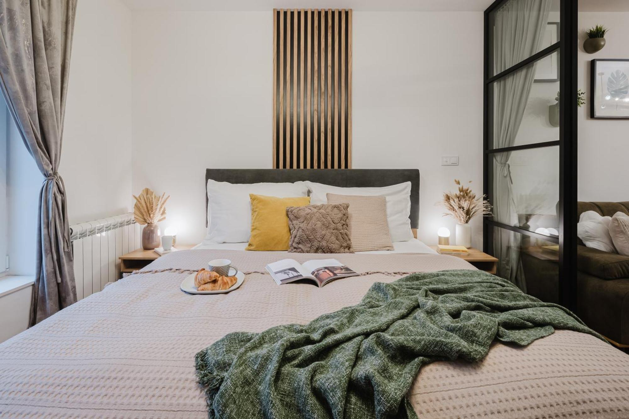 Days - 1bdr - Work Space - Easy Access * Praga