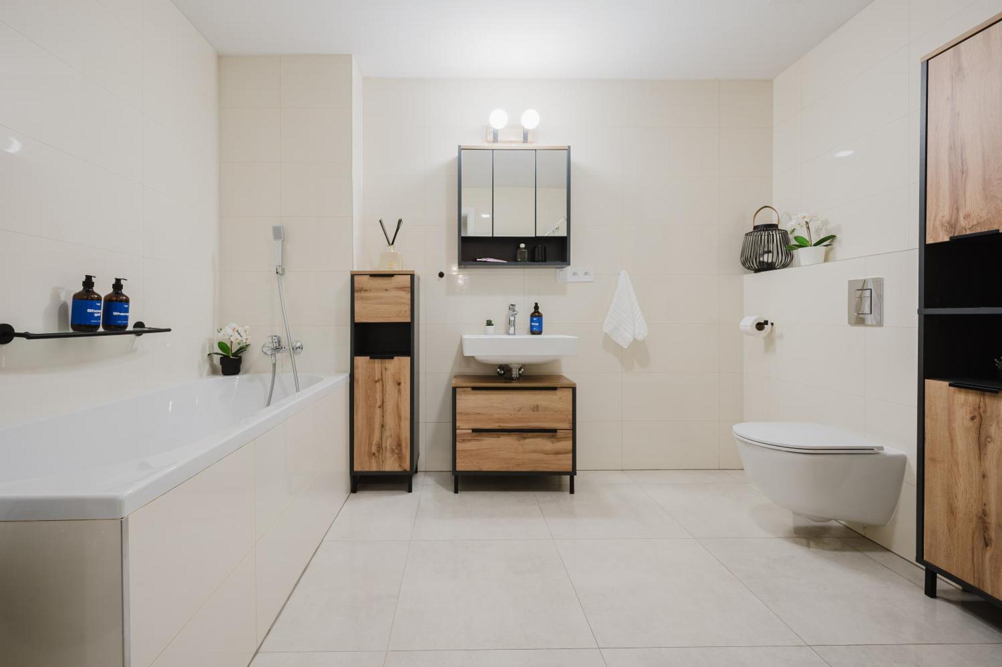 Days - 1bdr - Work Space - Easy Access Appartamento Praga